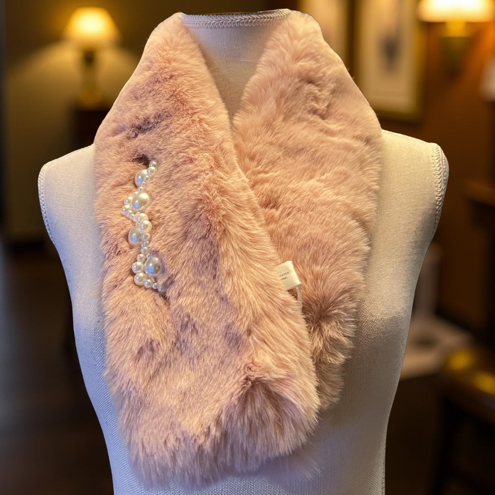 B024  Peach Faux Fur Scarf Pearl Embellishment elegant feminine  Cozy Neck Wrap - Picture 4 of 4
